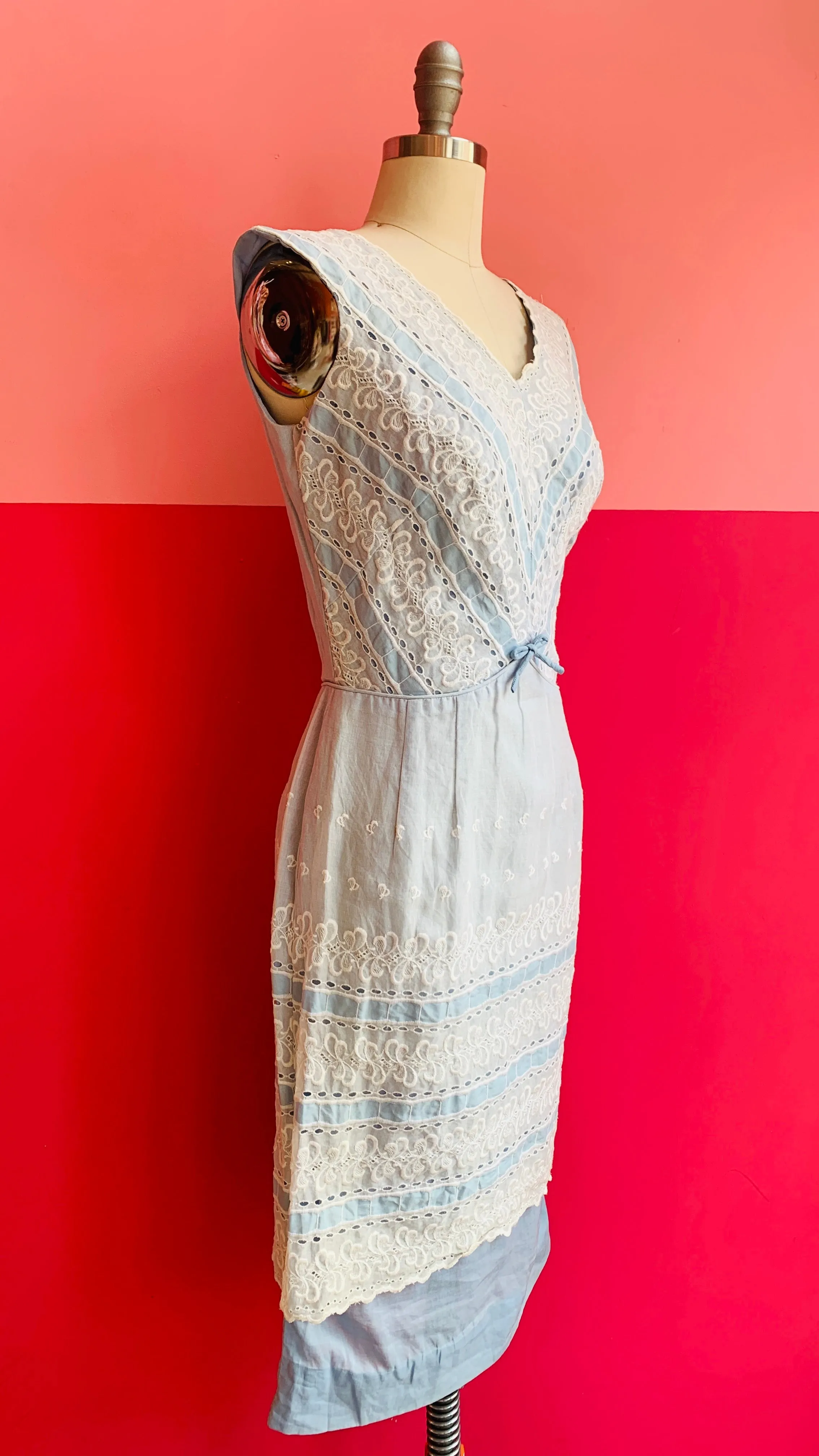 1950s Blue Lace Wiggle Dress, sz. S