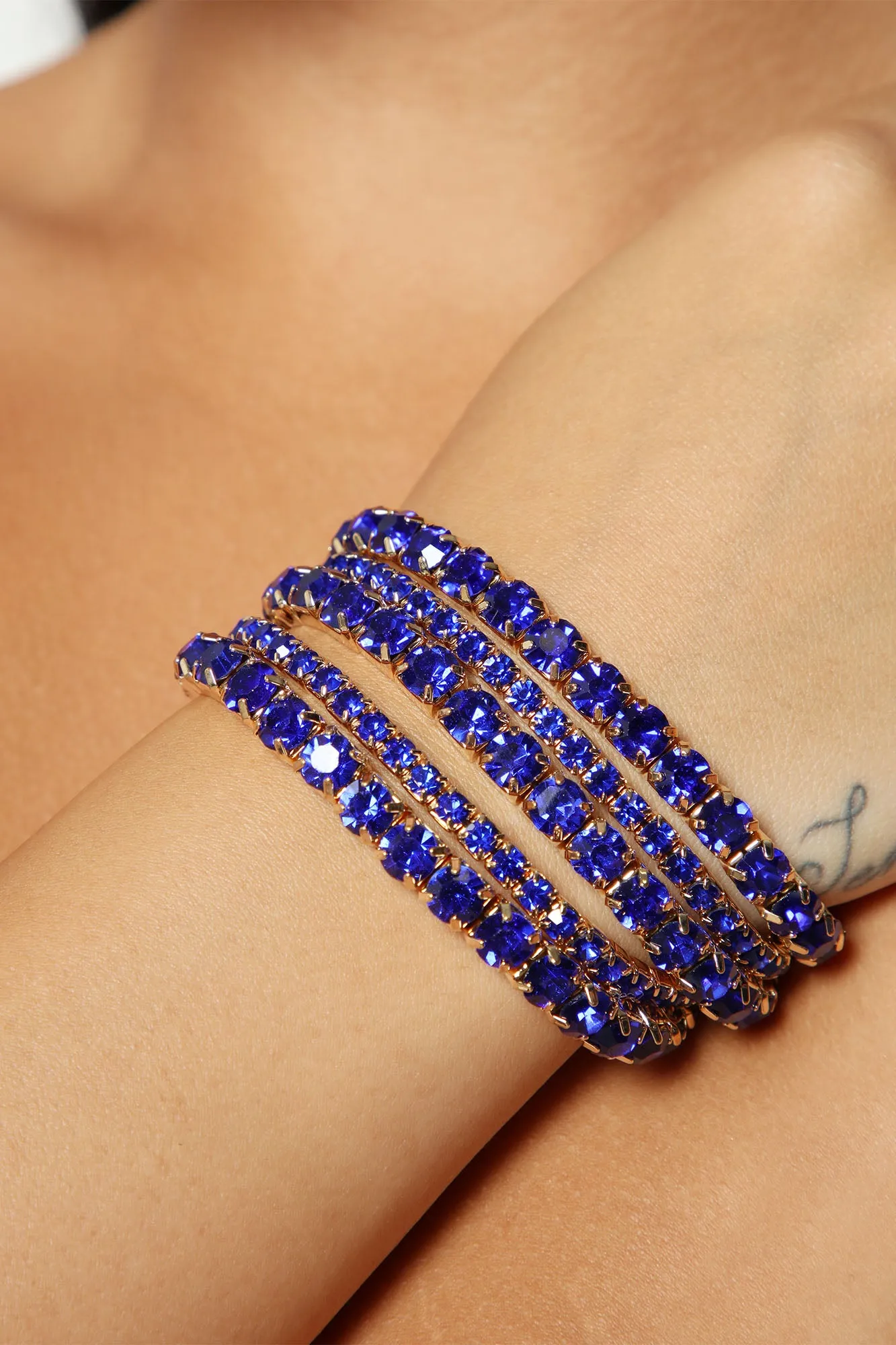 A Little Glam Moment 5 Piece Bracelet Set - Blue