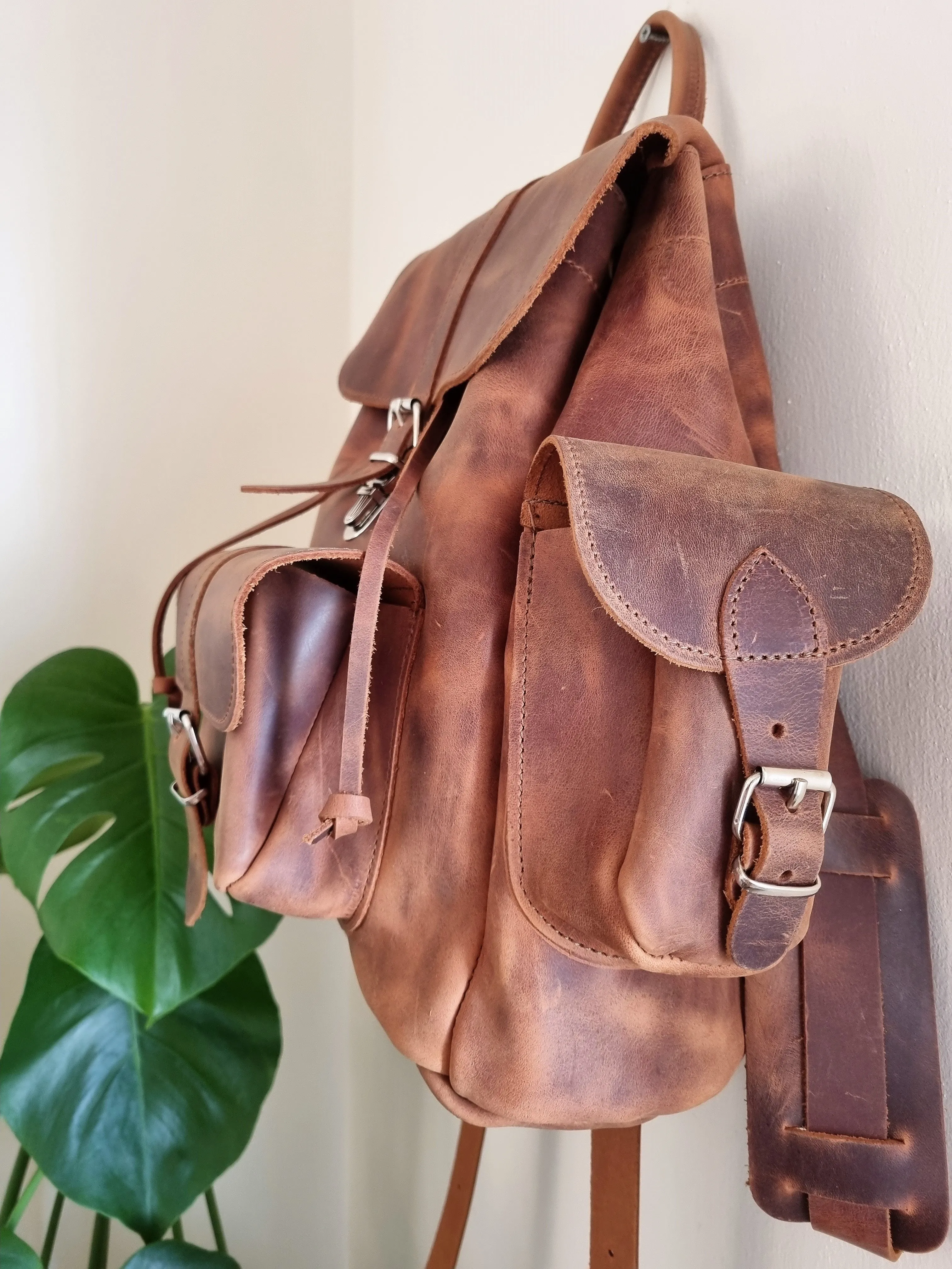 Back-bag in brown leather