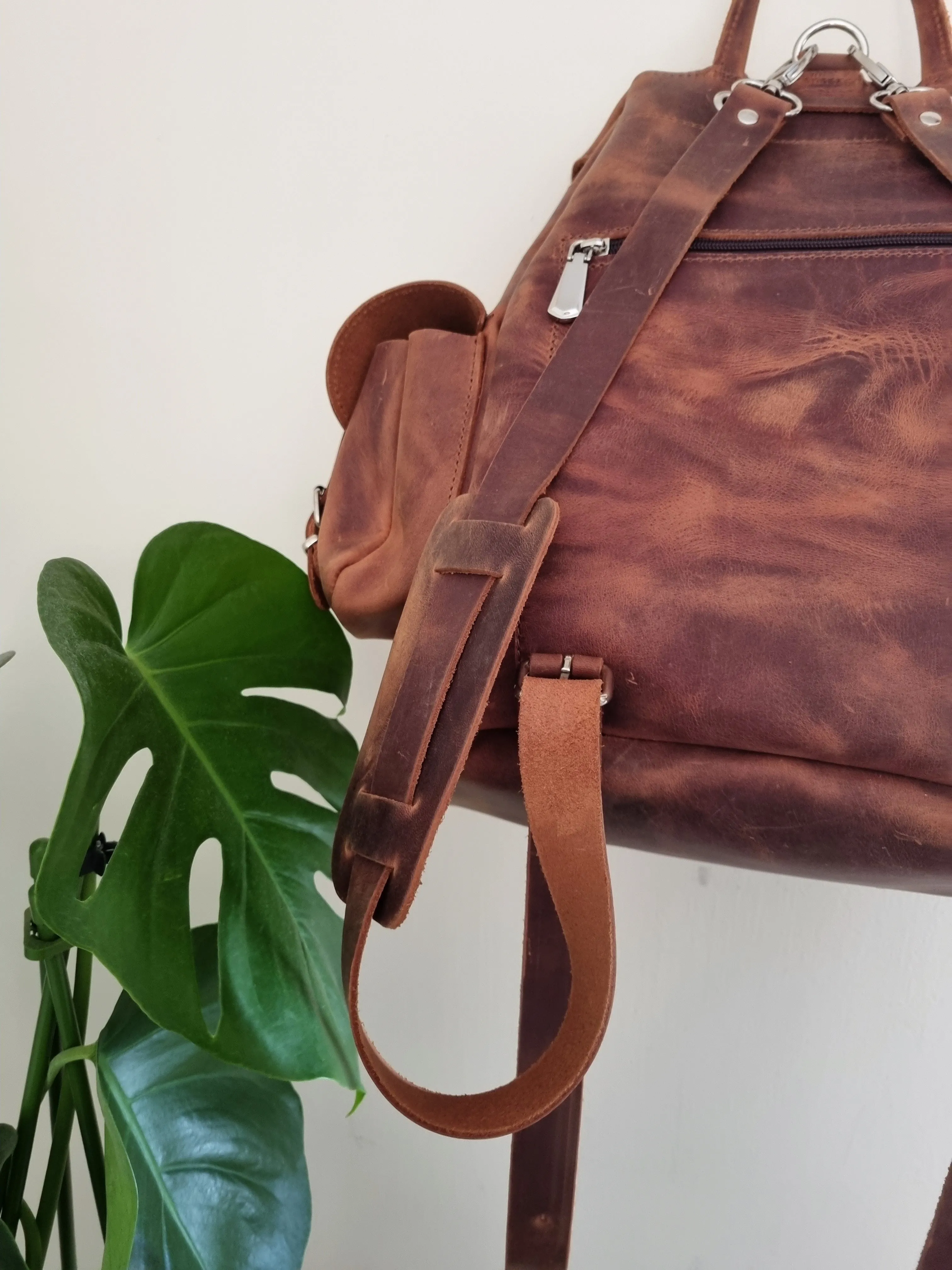 Back-bag in brown leather