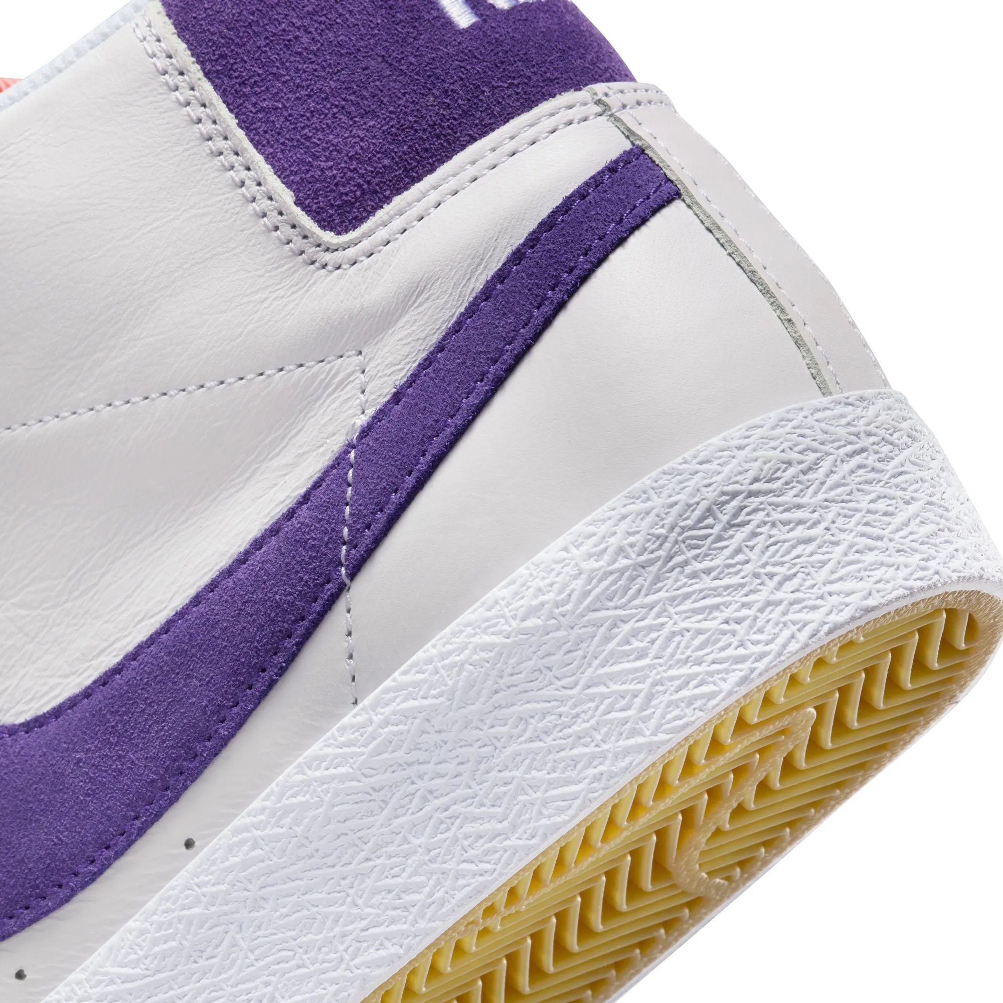 BLAZER MID ISO WHITE / COURT PURPLE