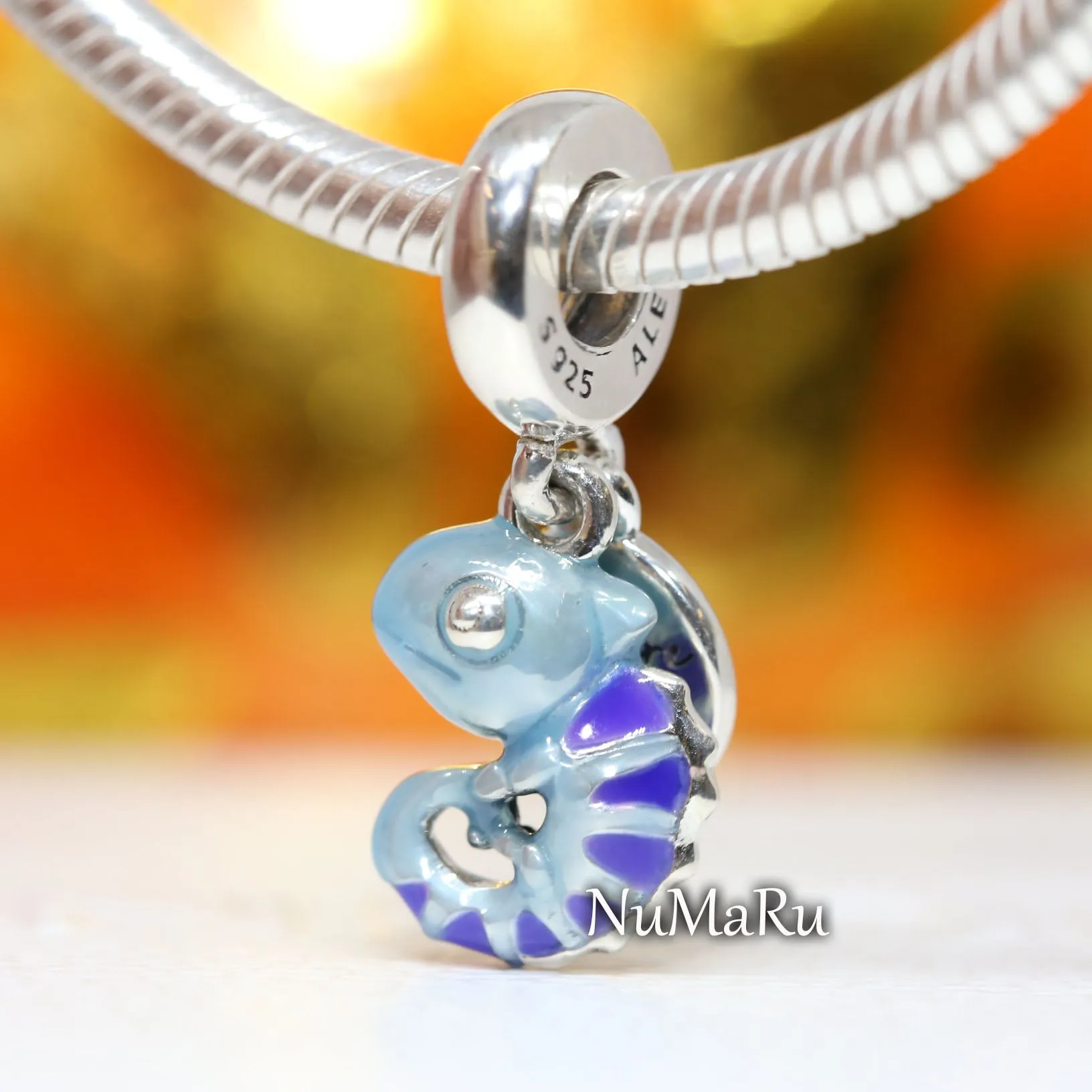 Colour-changing Chameleon Dangle Charm 791676C01