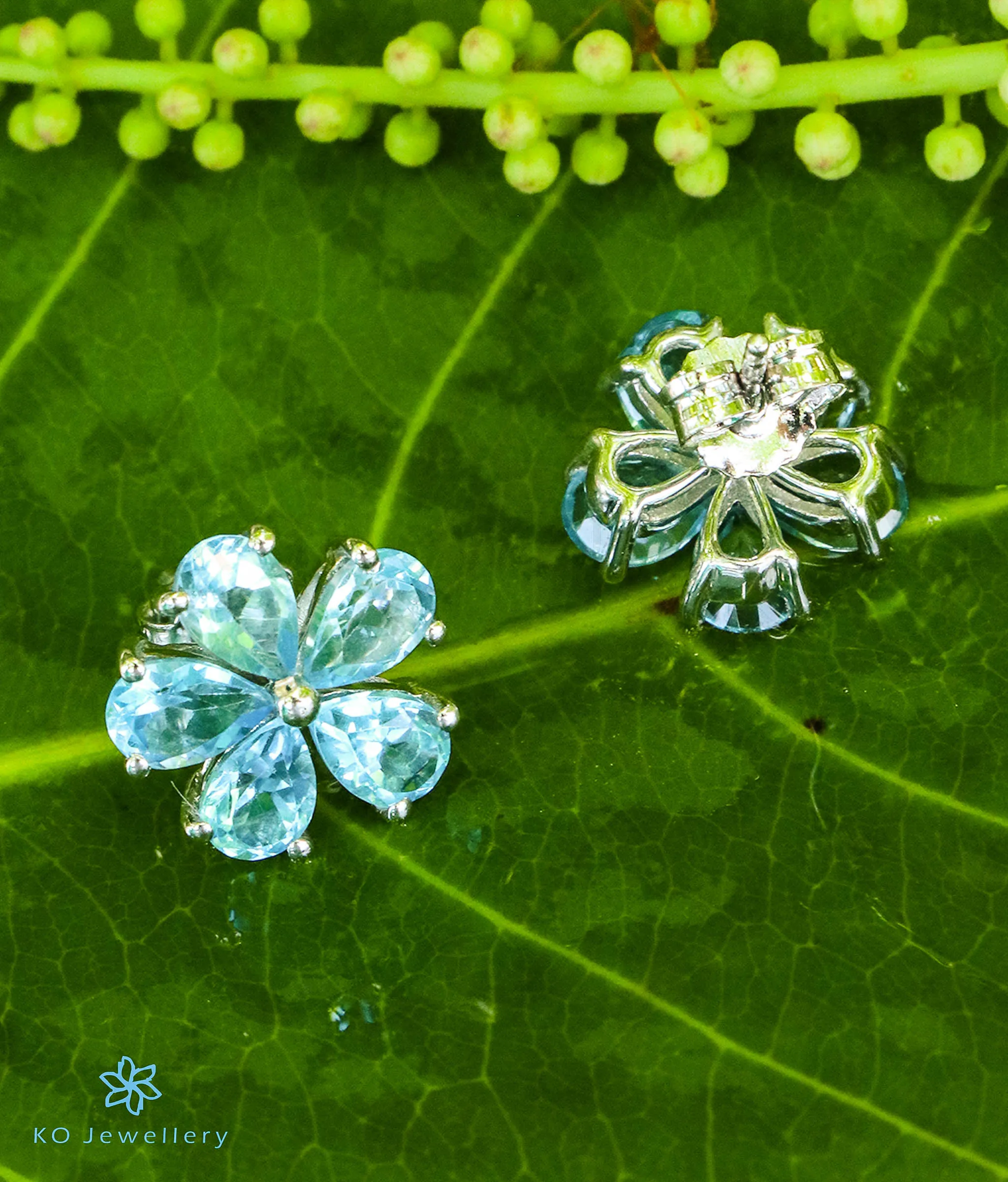 The Petunia Silver Gemstone Ear-studs (Amethyst)