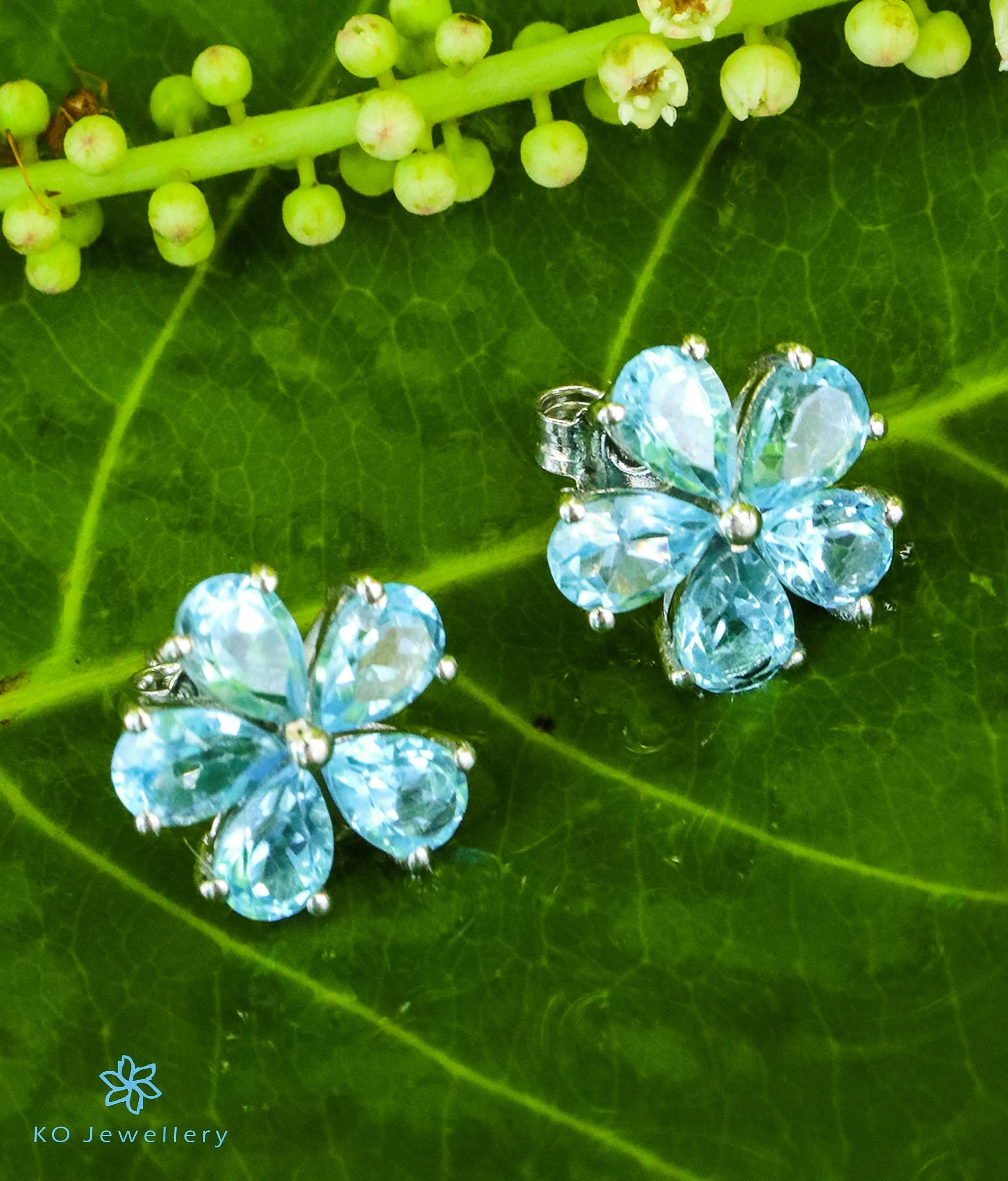 The Petunia Silver Gemstone Ear-studs (Amethyst)